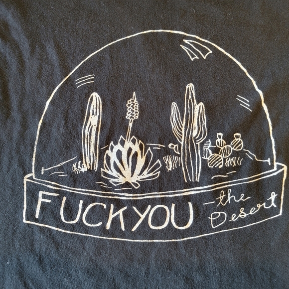 Graphic Desert Tee ~ Small - Picture 4 of 5